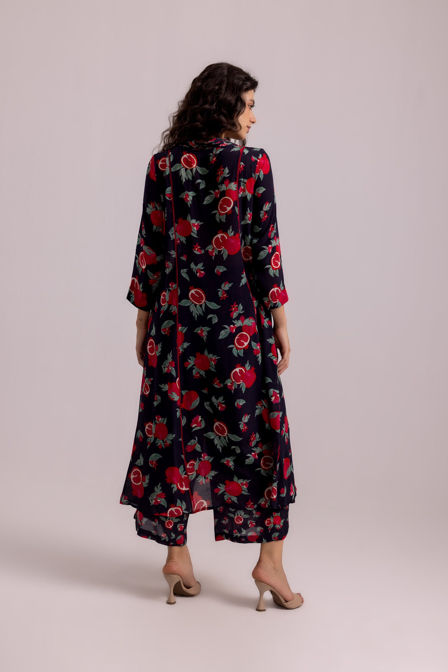 Thea Anaar Set Black