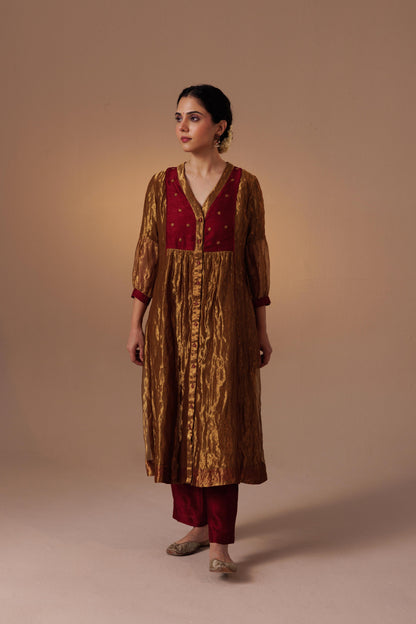 Raghvi Kurta Set- Gold