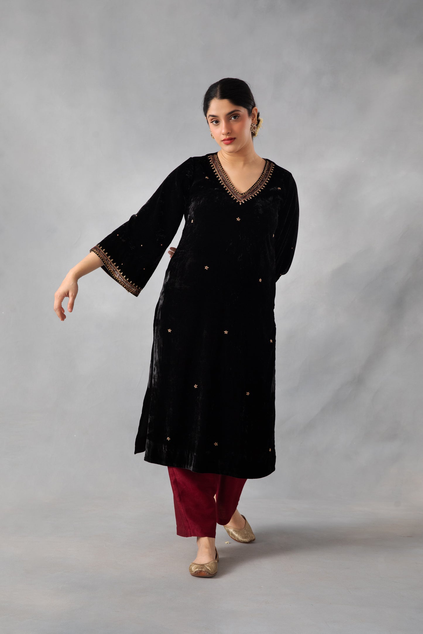 Nauheed Kurta Pant Dupatta Set Balck