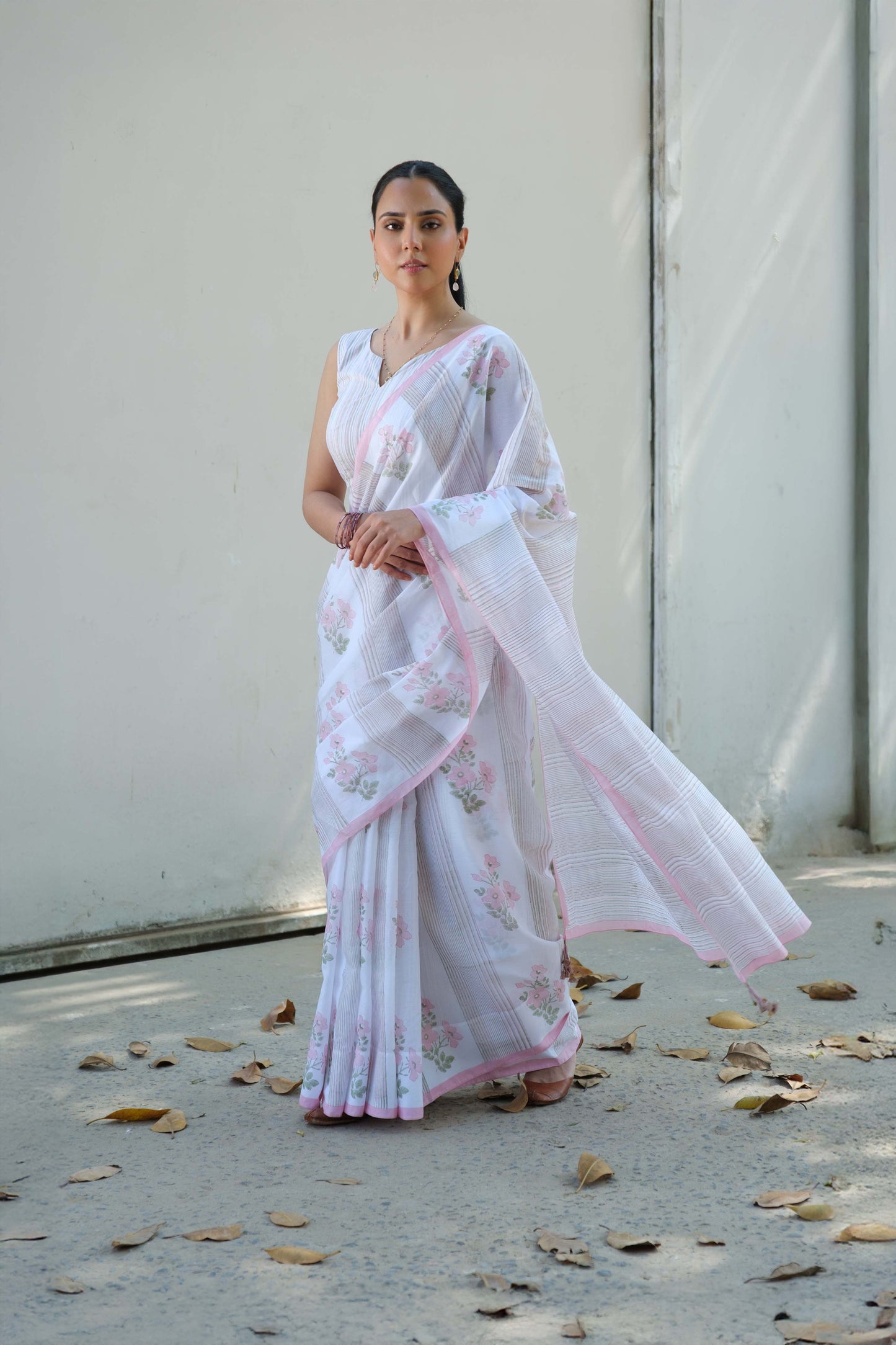 Akira block printed Saree Pink
