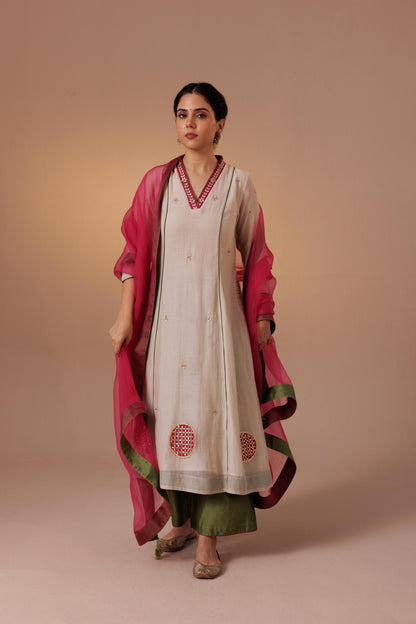 Noor Gota Set- Off white