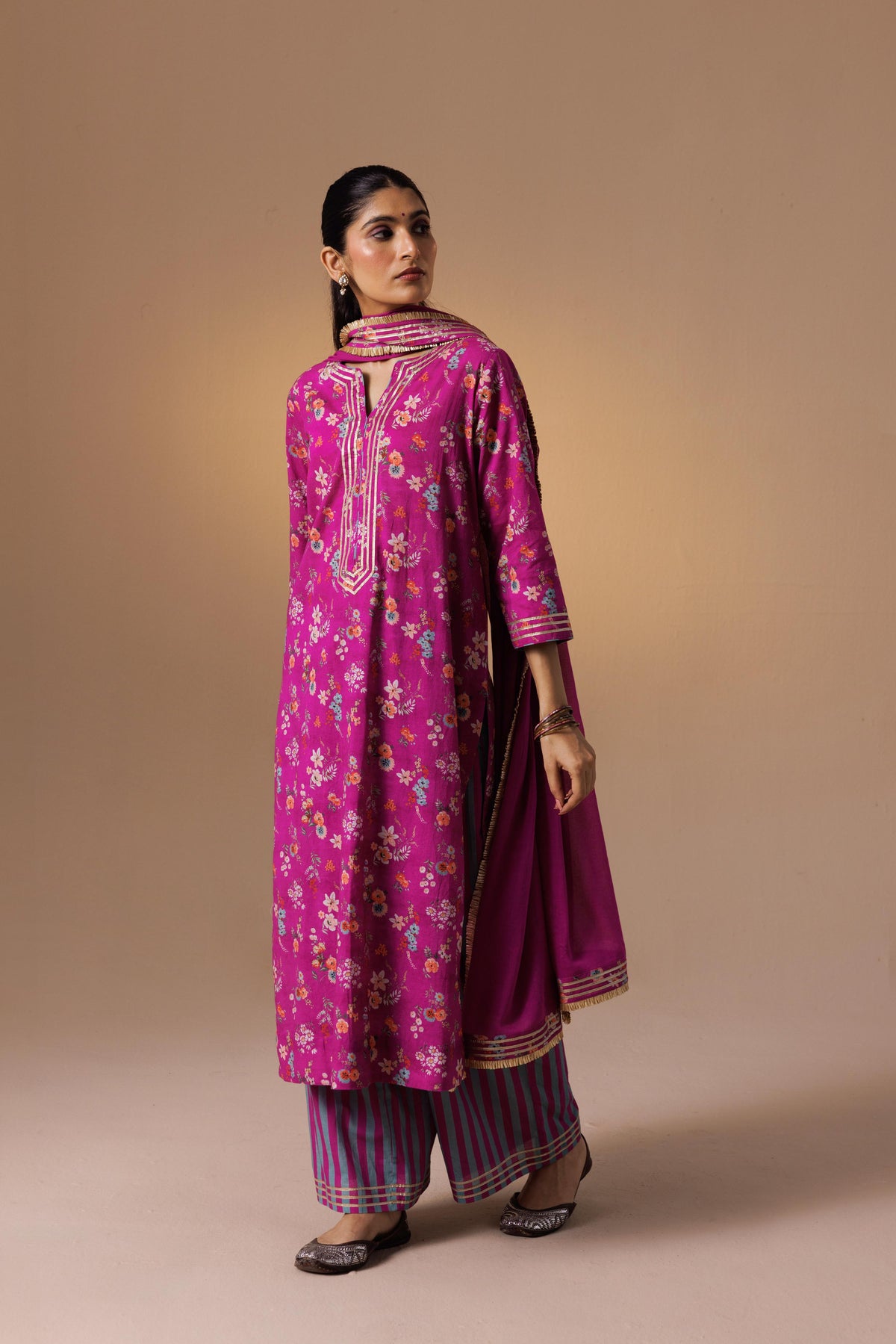 Avanti Printed Gota Pink