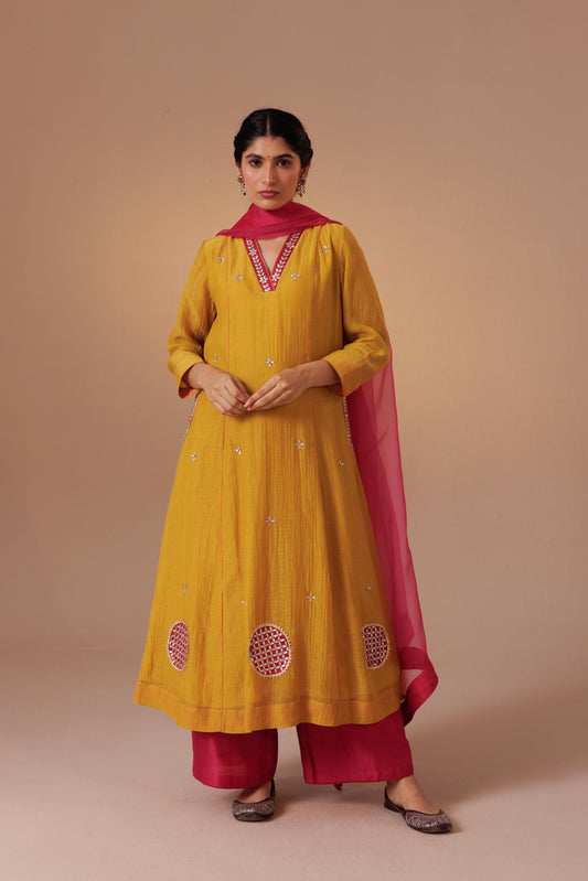 Noor Gota Set - Yellow