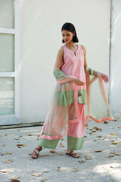 Sofia Farshi Salwar set Pink