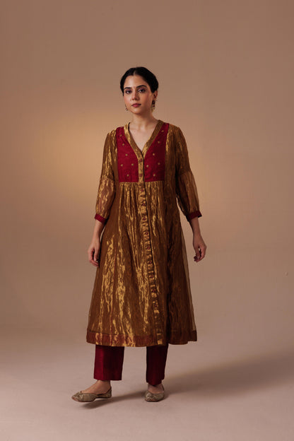 Raghvi Kurta Set- Gold