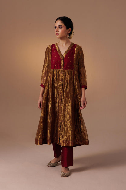 Raghvi Kurta Set- Gold