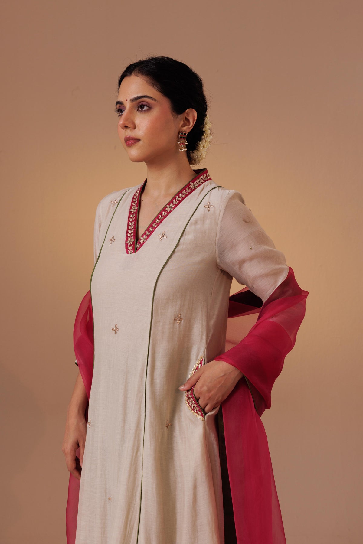 Noor Gota Set- Off white