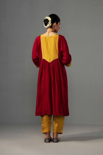 Ajooni Set Red