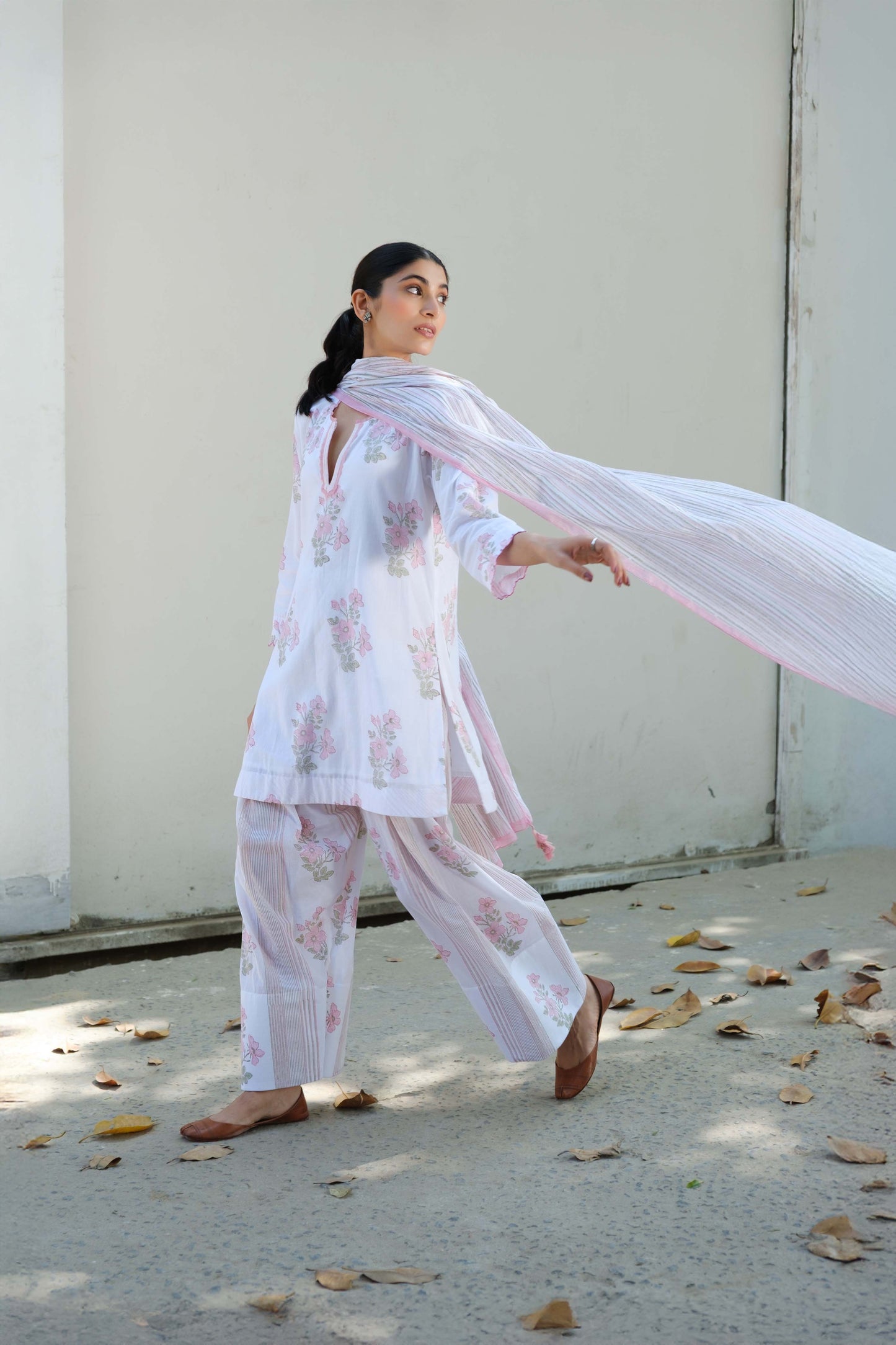 Sofie Farshi Salwar Set Pink