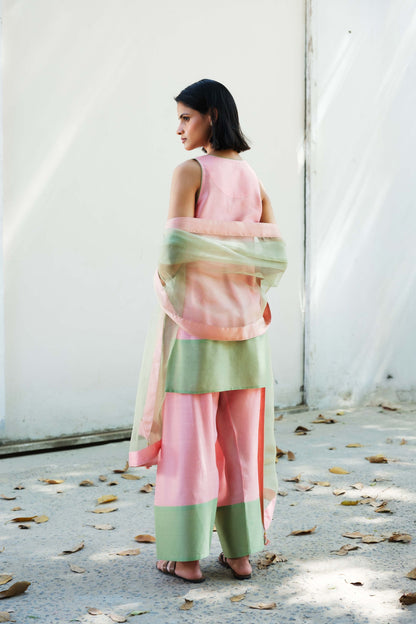 Sofia Farshi Salwar set Pink