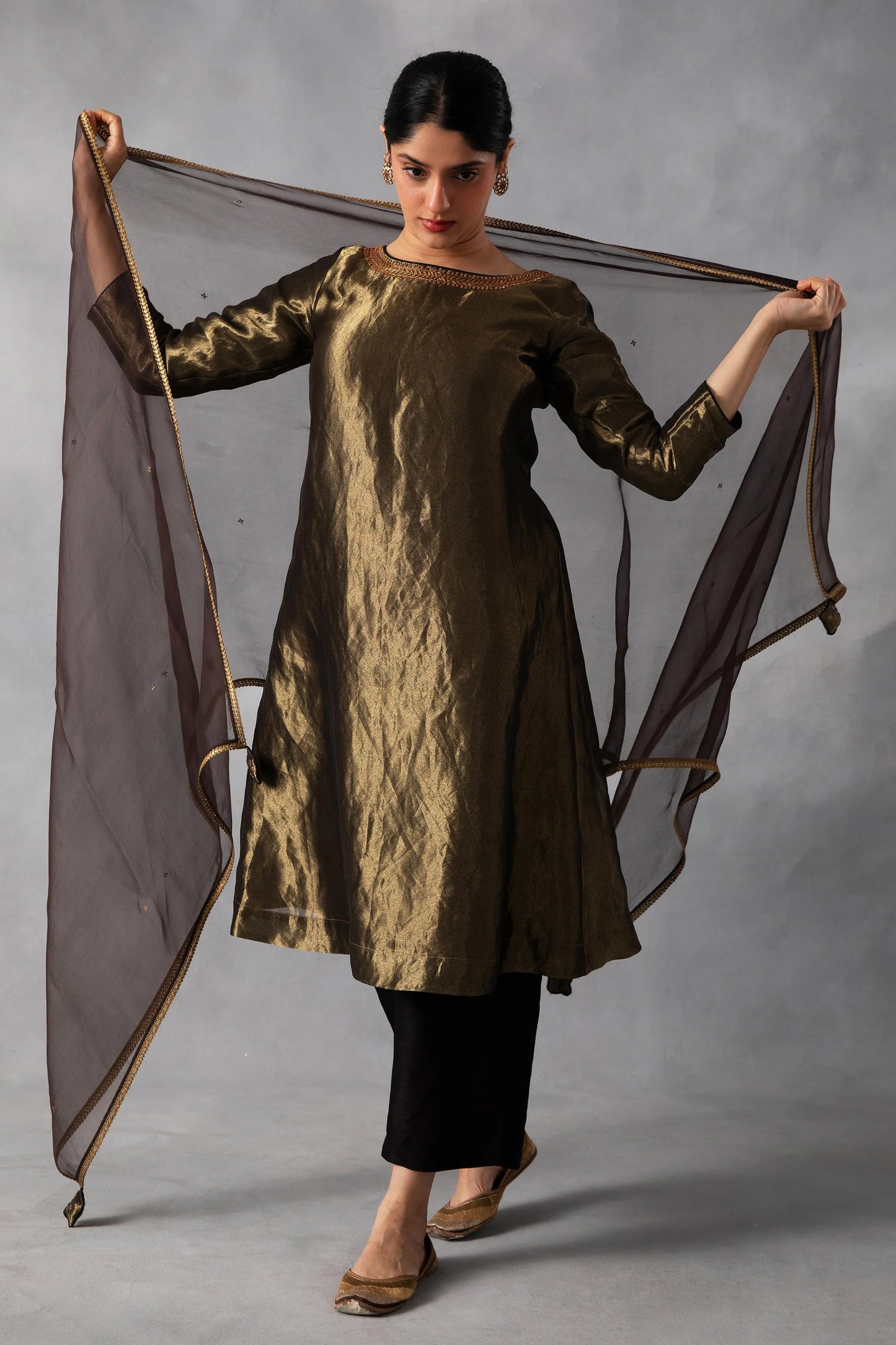 Gulfiza Kurta Pant Dupatta Set