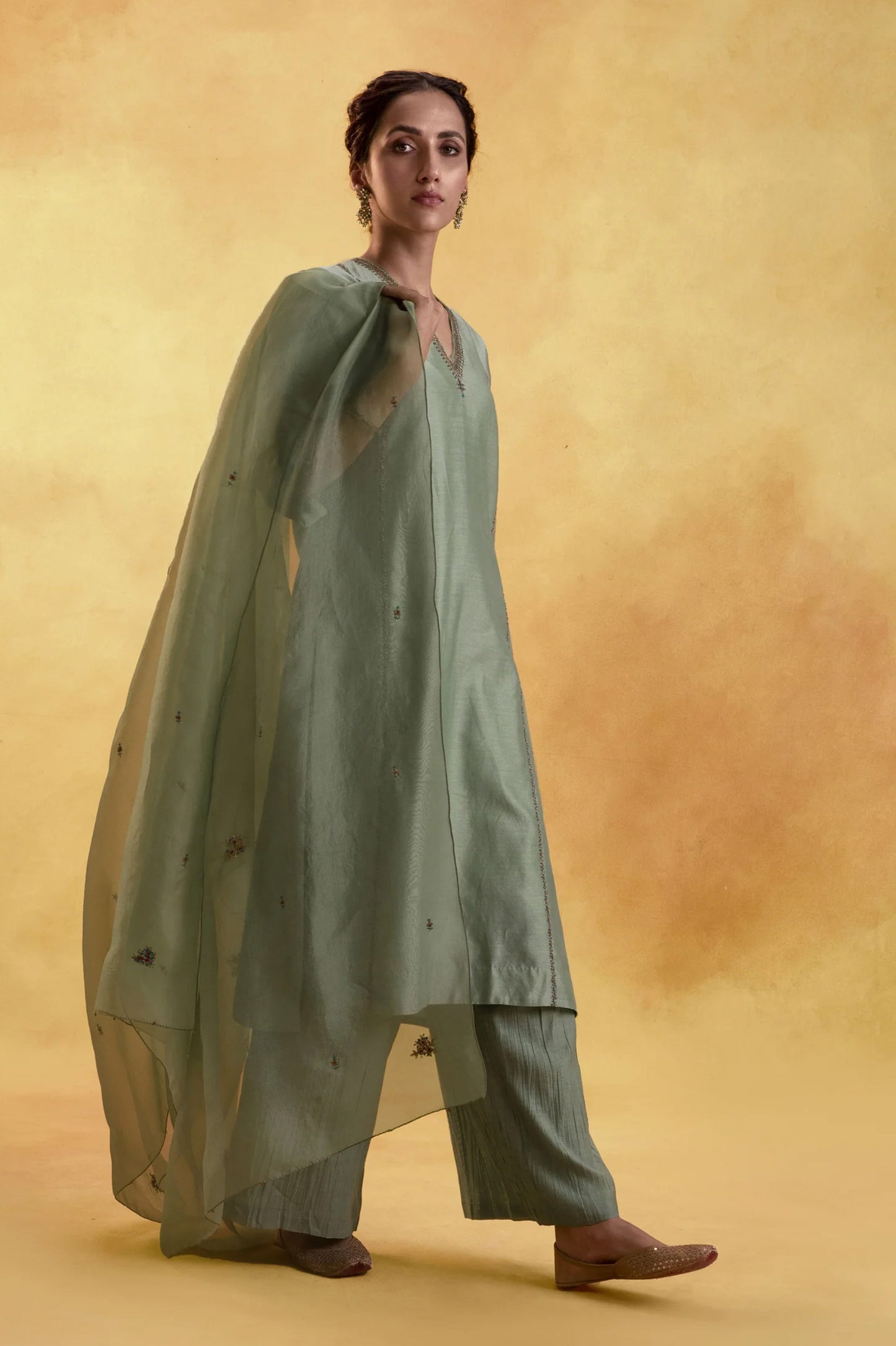 Nisha V-neck Kurta Set of 3