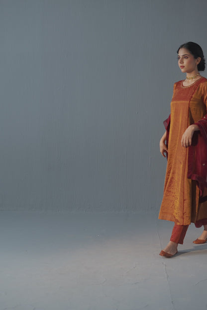 Himani Kurta Set Red
