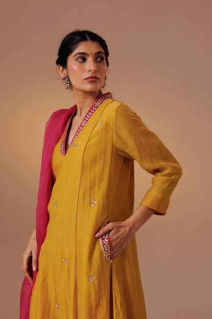Noor Gota Set - Yellow